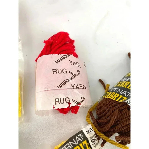 VTG Lot of 18 Bulky Heavy Rug Yarn Different Colors Bernat Brown Orange Yellow - Picture 3 of 15
